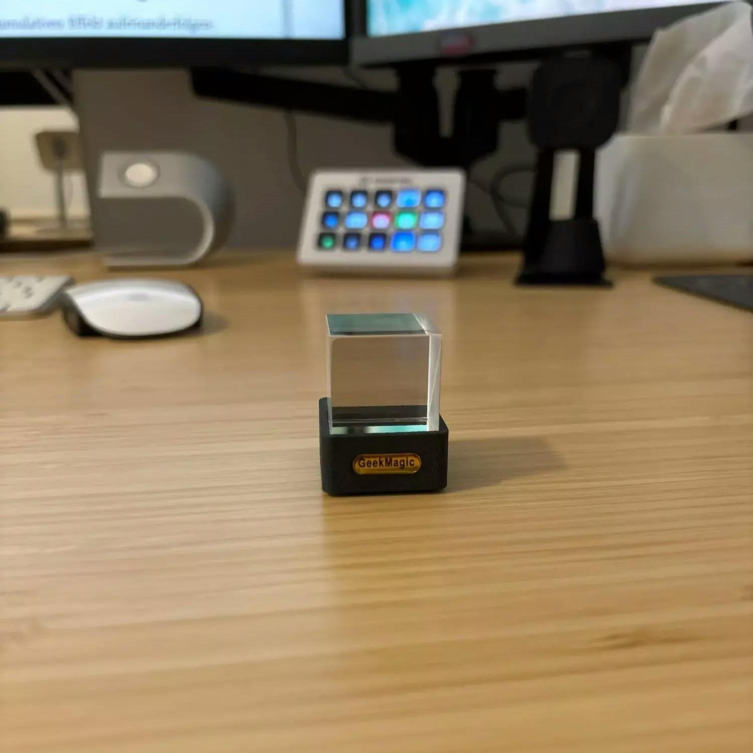 CrystalGif™ Mini Crystal Gif Display