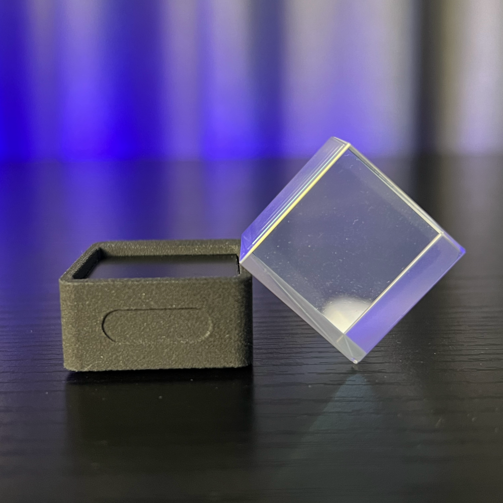 CrystalGif™ Mini Crystal Gif Display